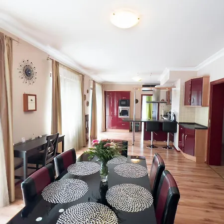 Penthouse Am Goethepark - & Apartmán *