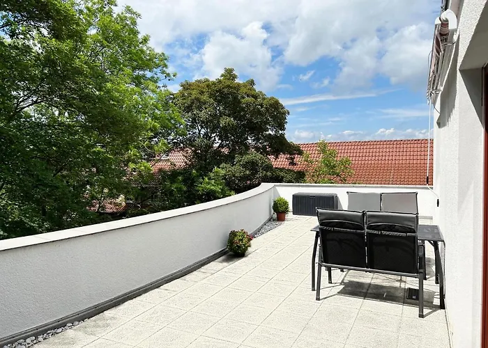 Penthouse Am Goethepark - & Daire